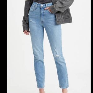 Levi’s Cropped Jean